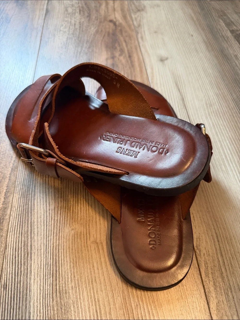 Men’s Donald J. Pliner Leather Slip-On Sandals, Size 9.